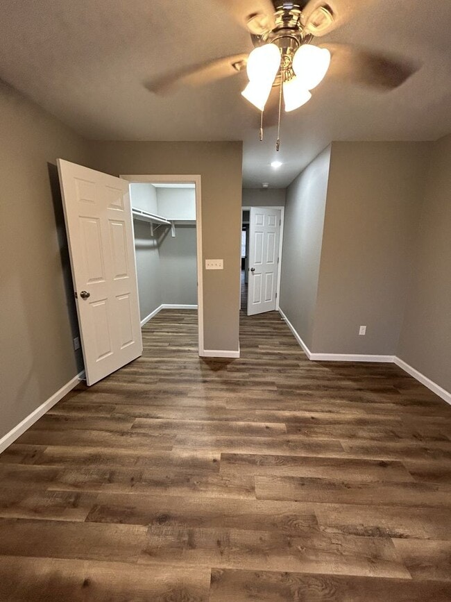 Building Photo - 518 E Monroe St