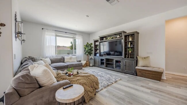 Building Photo - Beautiful Single-Story Home in the Prestig...