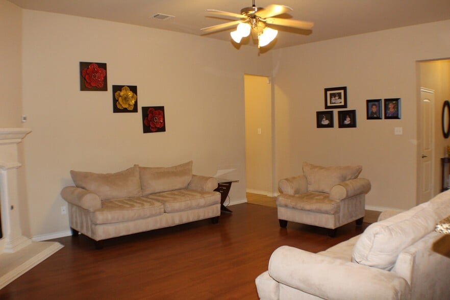 Building Photo - 1614 Westfield way