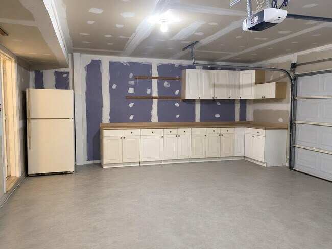 Building Photo - 1601 Wilcox Ave