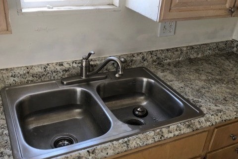 Kitchen Faucet & SInk - 5551 Costello Ave