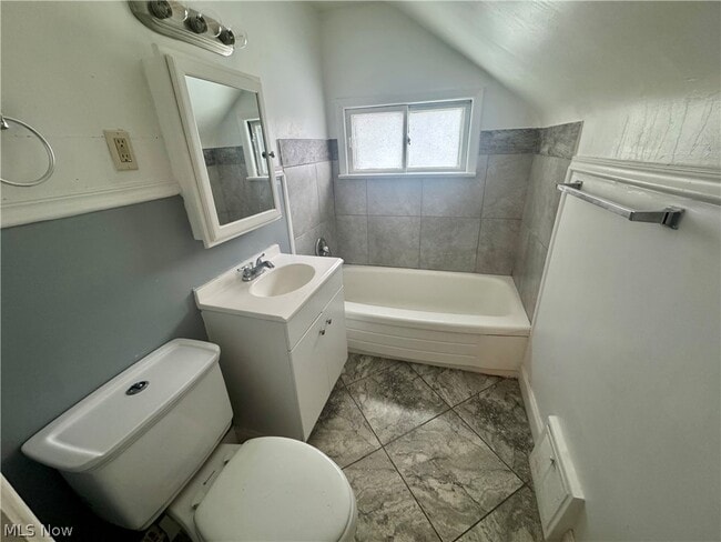 Building Photo - 839 Lecona Dr