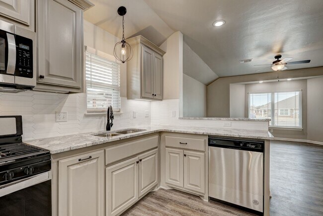 Building Photo - 5712 Campbell Creek Dr