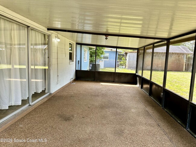 Building Photo - 680 Birchwood Ln