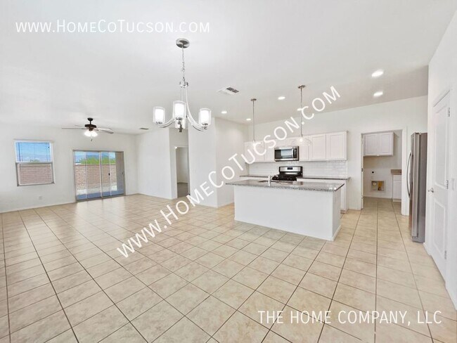 Building Photo - 7540 S Circulo Rio Blanco