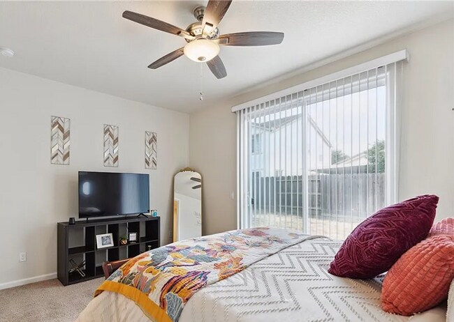 Building Photo - REDUCED!!! Lovely 3 Bedroom, 2 Bath Home For Rent