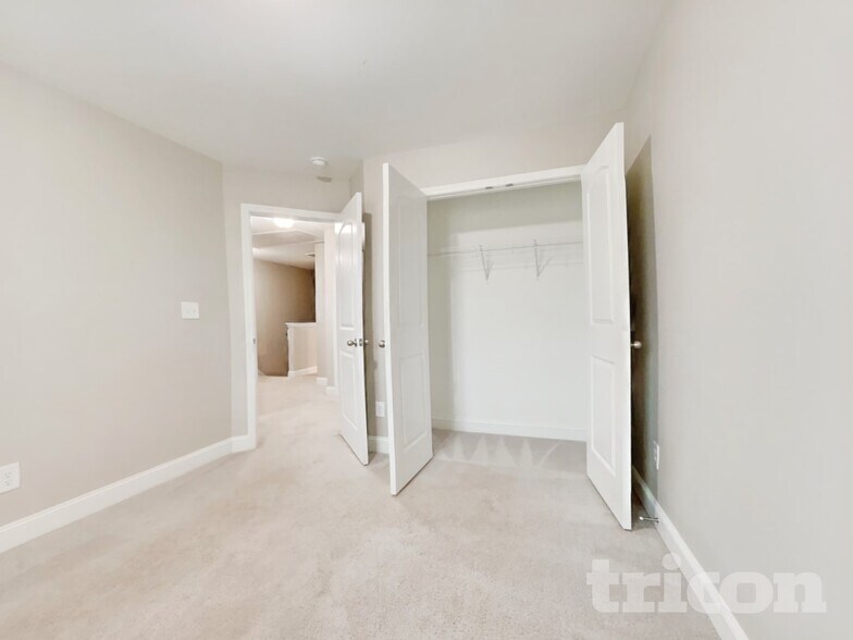 Building Photo - 49 Fish Whistle Ct