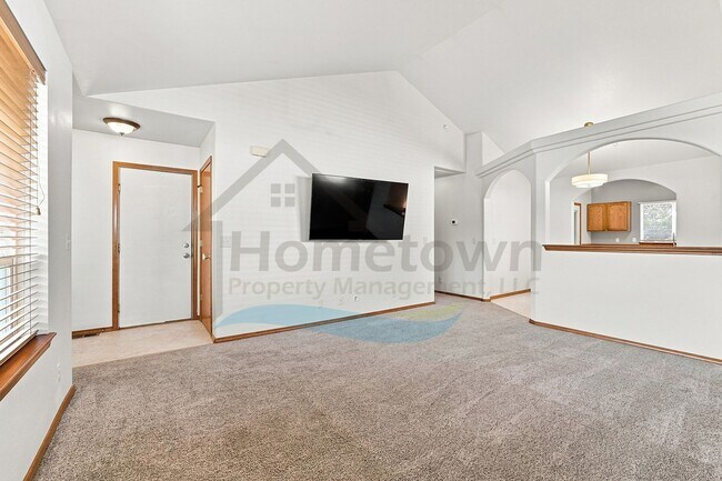 Building Photo - 7533 N Winter View Dr