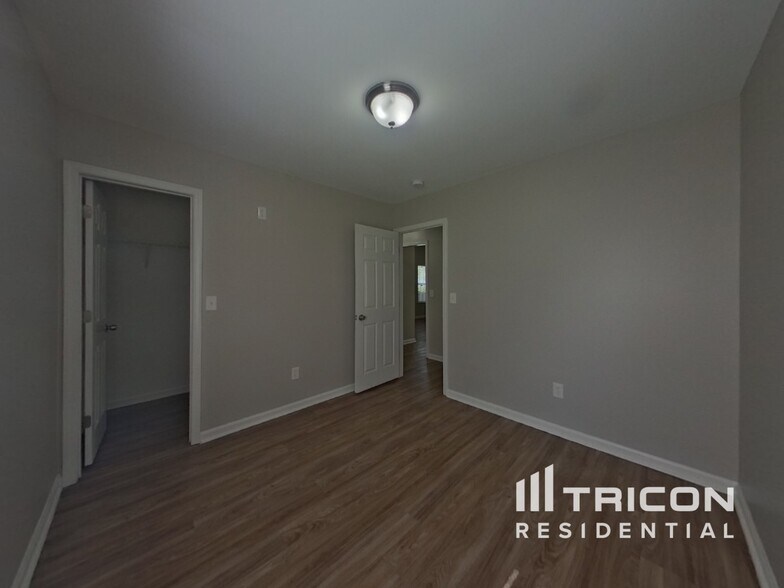 Building Photo - 5434 Peachwood Dr