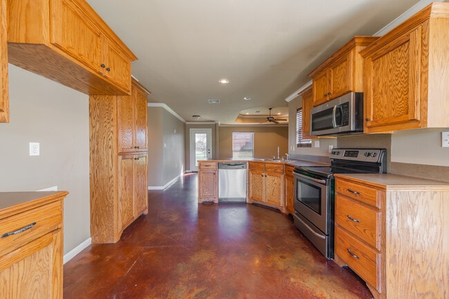 Building Photo - 1041 Gary Dr