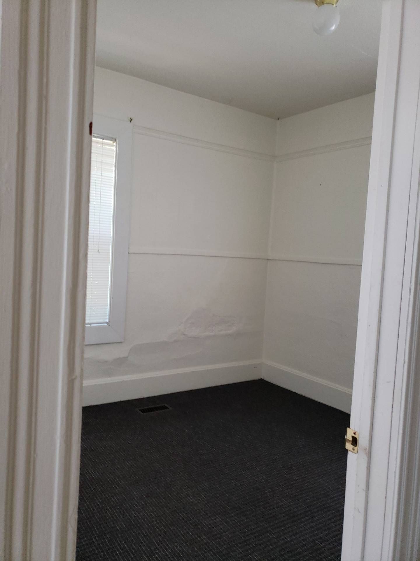 Building Photo - 515 NE Kamiaken St