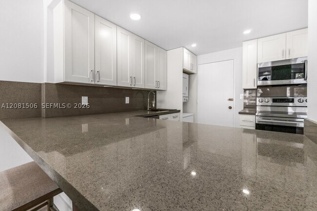 Building Photo - 3430 Galt Ocean Dr