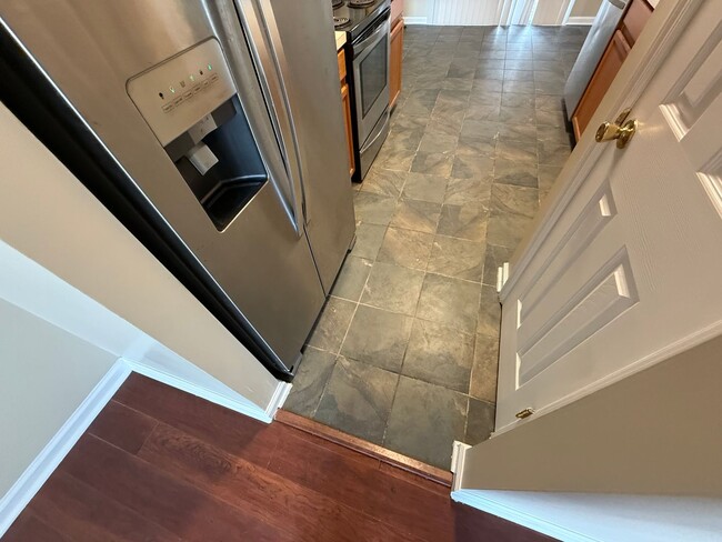 Building Photo - Cute Home in Great North Charlotte Community