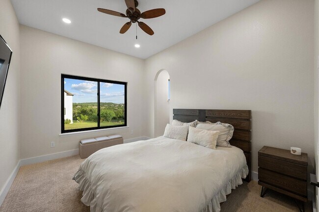 Building Photo - 4518 Diamante Dr