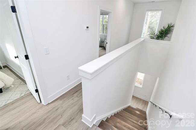 Building Photo - 208 Nelson Ave