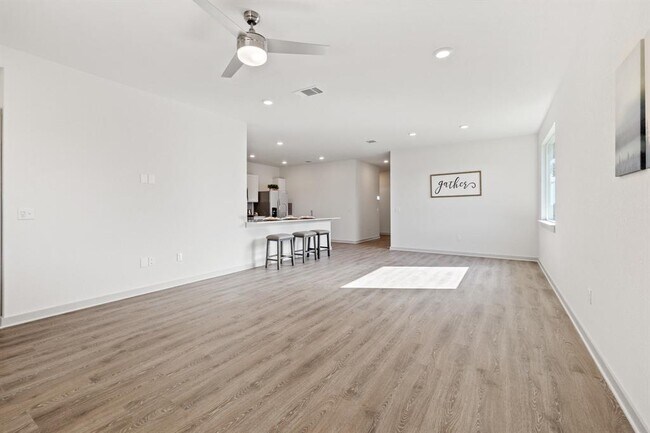 Building Photo - 212 Florenz Ln