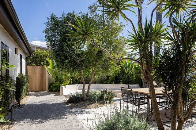 Building Photo - 2703 Via Montecito