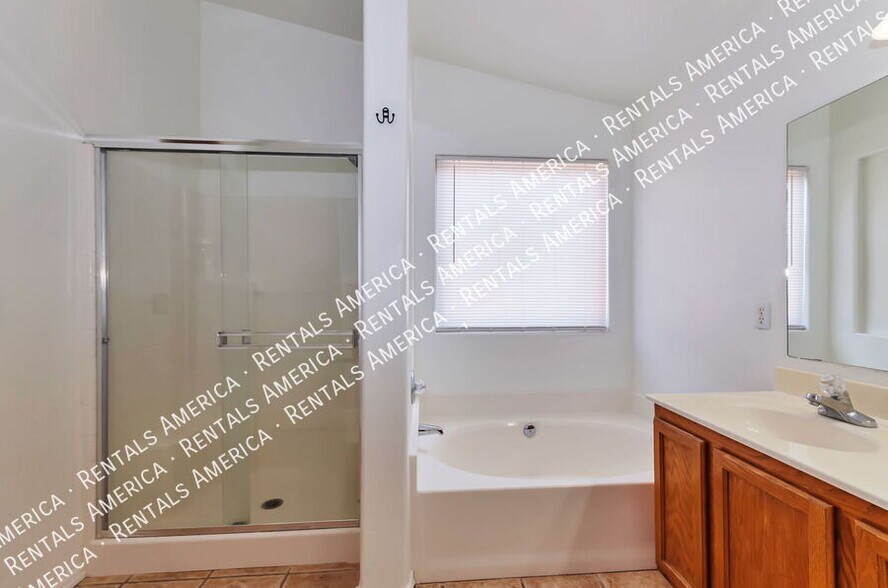 Building Photo - 10462 E Jerrell Cove St