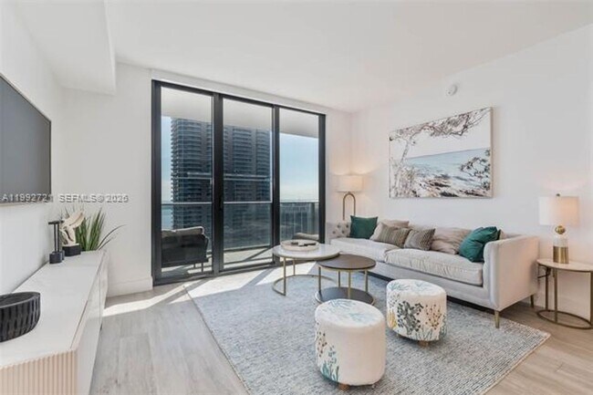 Building Photo - 1010 Brickell Ave