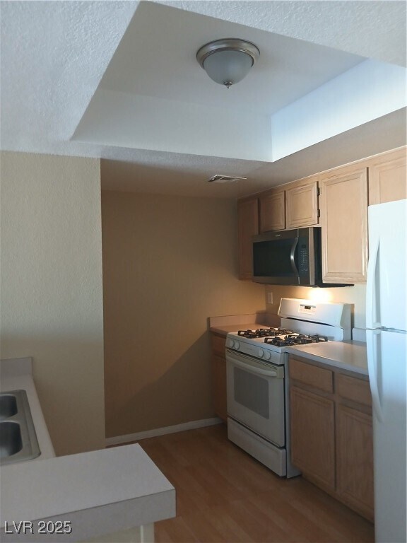 Building Photo - 8070 W Russell Rd