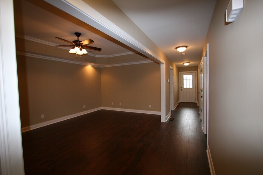 Building Photo - 9008 Landon Ln