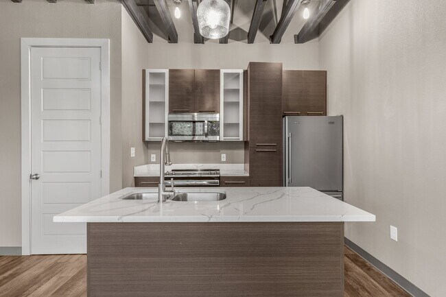 Building Photo - 901 9th St