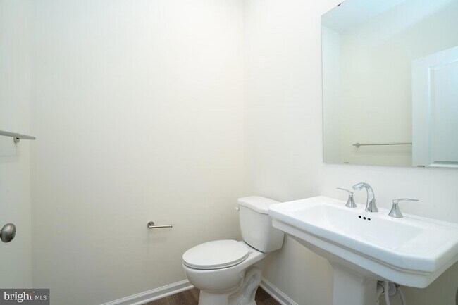 Building Photo - 3403 Jordan Dr