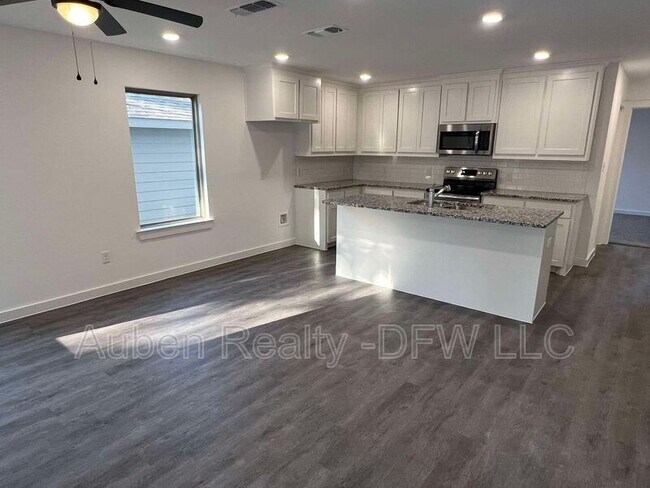 Building Photo - 2524 S Fannin Ave