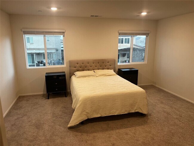 Building Photo - 28388 Memory Ln