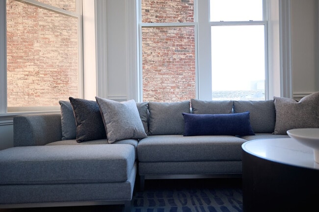 Building Photo - 178 Middle St