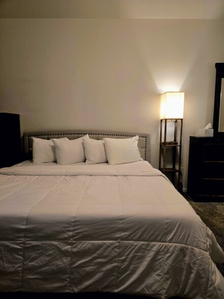 Building Photo - 3314 Dry Creek Dr