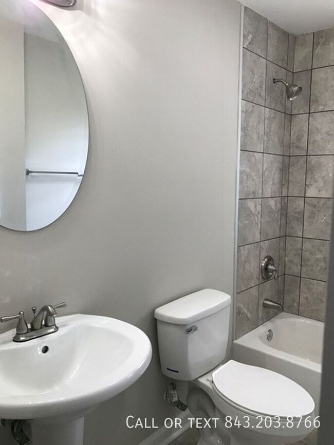 Building Photo - 4927 Lincrest Rd