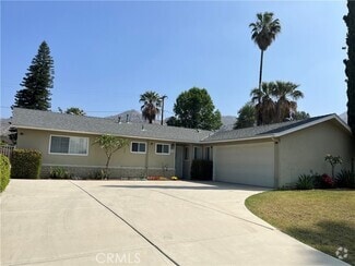 Building Photo - 235 Green Oaks Dr