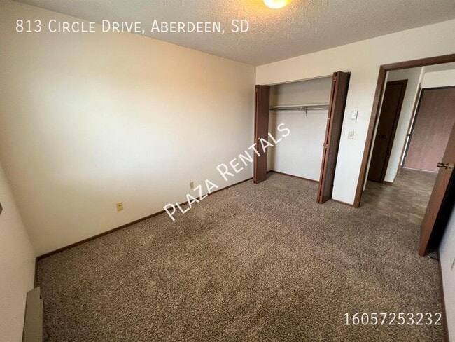 Building Photo - 307 11th Ave NW