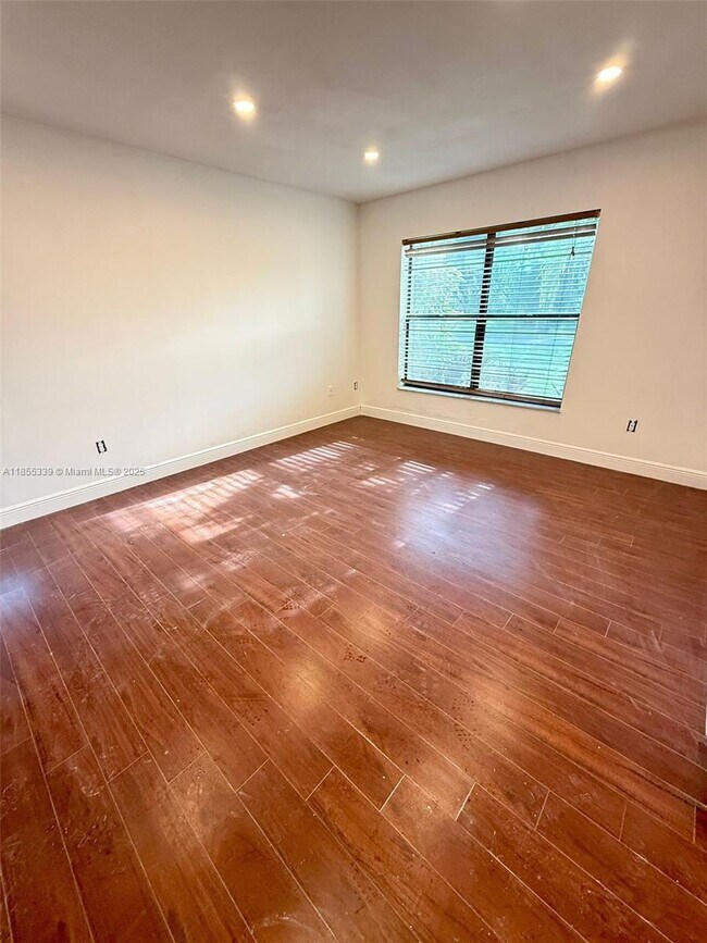 Building Photo - 5259 SW 117th Ave
