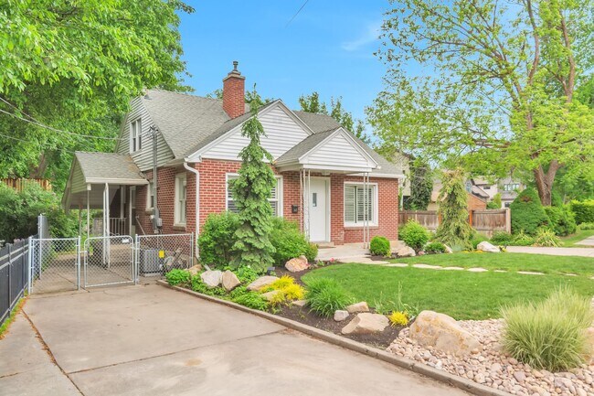 Building Photo - 4858 Viewmont St