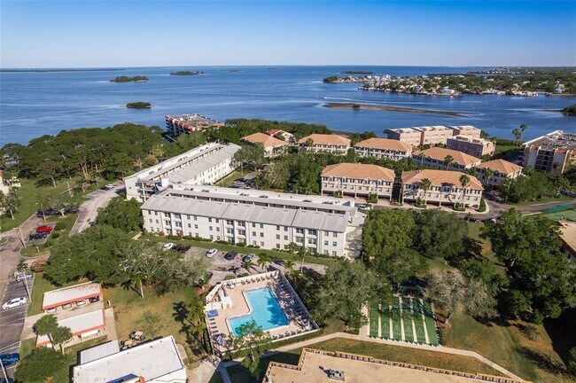 Building Photo - 2700 Bayshore Blvd