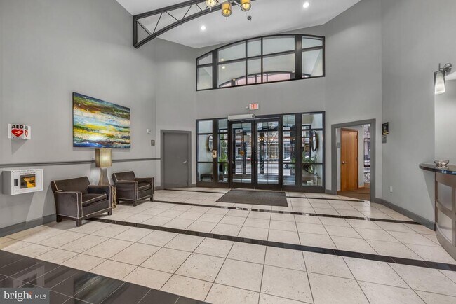 Building Photo - 1021 N Garfield St