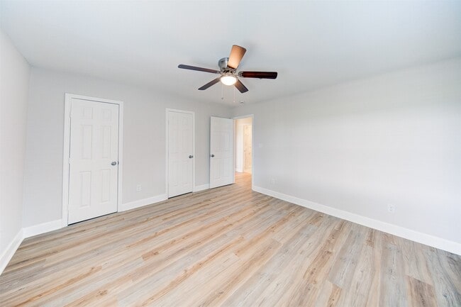 Building Photo - 1418 13th Ave N