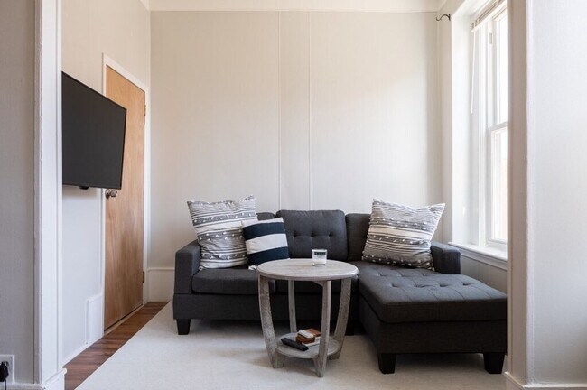 Building Photo - 55 Coleman St