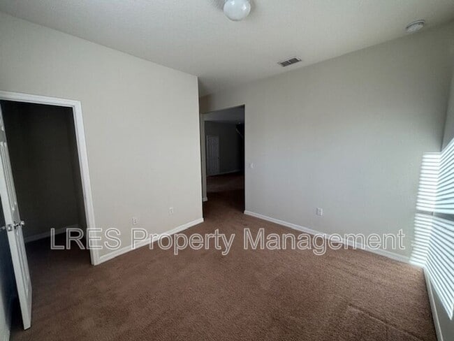 Building Photo - 251 Domus Ln