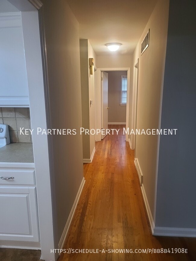 Building Photo - 7115 Larsen-