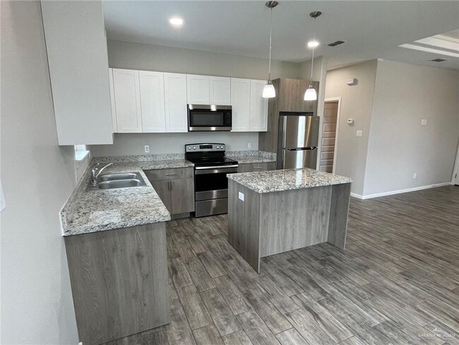 Building Photo - 17 Kentucky St