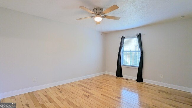 Building Photo - 2510 Cove Rd