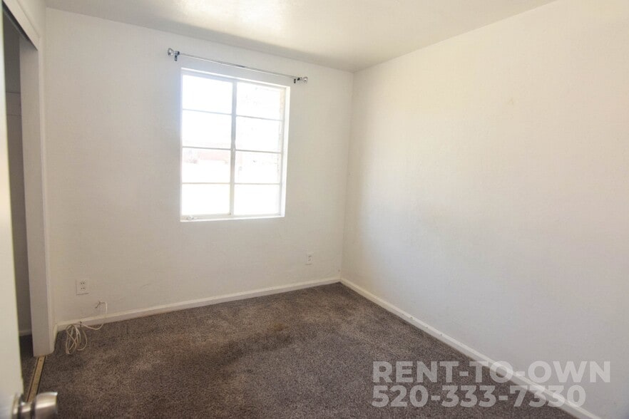 Building Photo - 941 S Baylor Dr