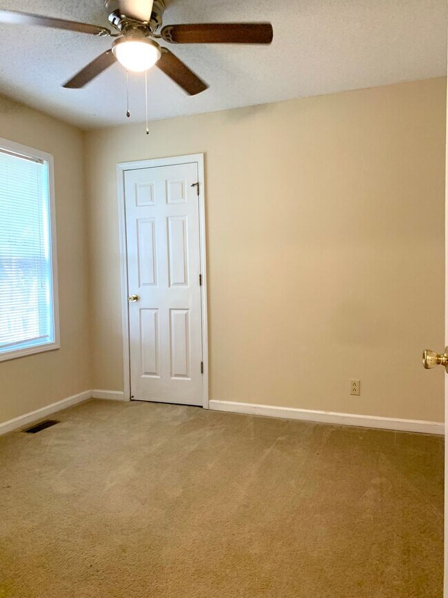 Building Photo - 1024 Poppy Seed Dr