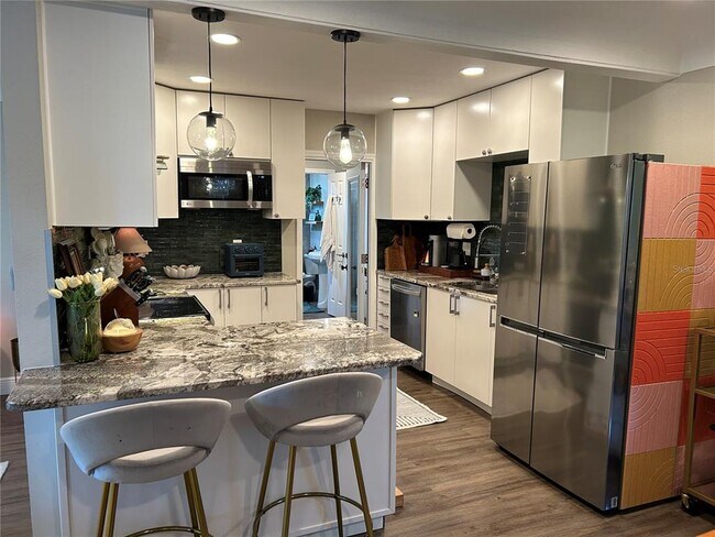 Building Photo - 1406 S Keene Rd