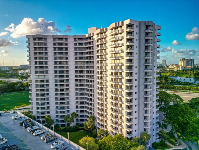 Building Photo - 3300 NE 191st St