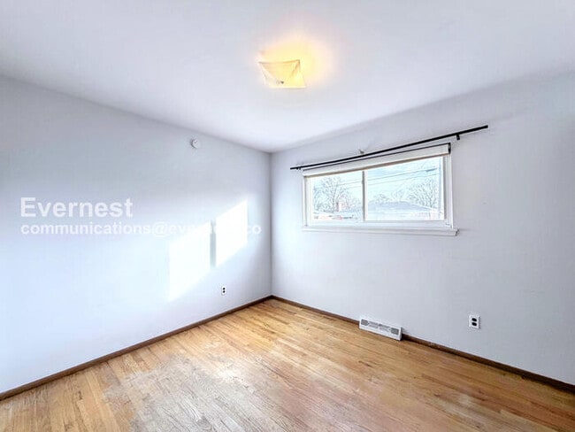 Building Photo - 29518 Walker Dr