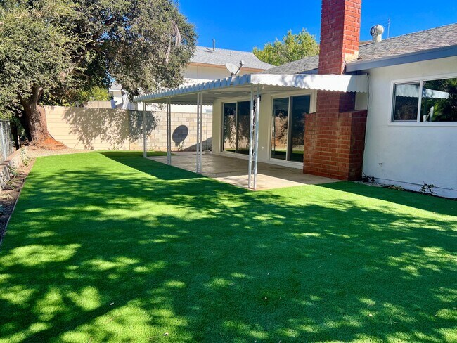 Building Photo - 6069 Lake Nadine Pl